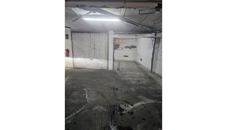 Garage - Återförsäljning - Torrevieja - Torrevieja