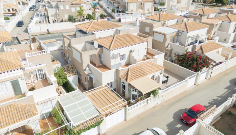 Apartment - Resale - Torrevieja - Aguas Nuevas