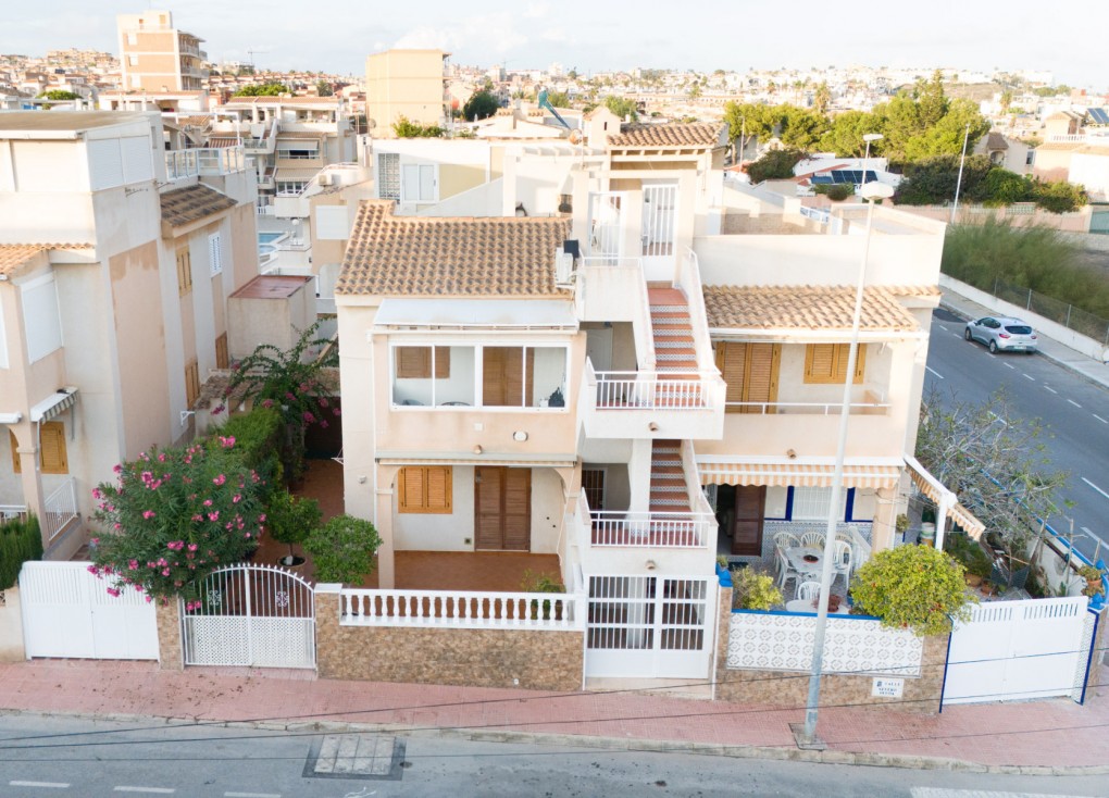 Återförsäljning -  Bostad - Översta våningen  - Torrevieja - Los Frutales