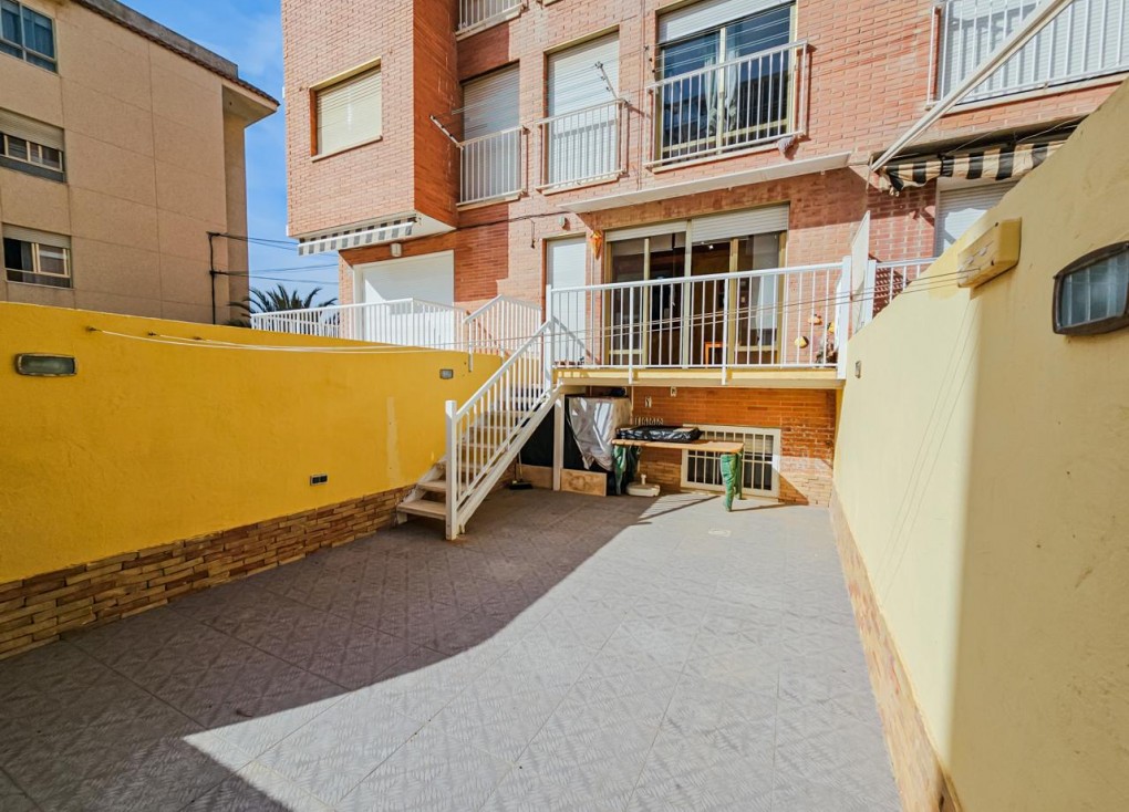 Återförsäljning - Duplex apartment (två våningar) - Guardamar del Segura