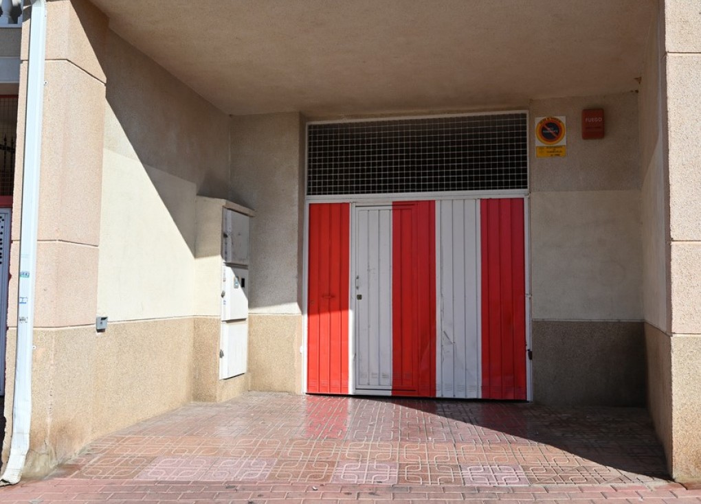 Återförsäljning - Garage - Torrevieja - Acequion