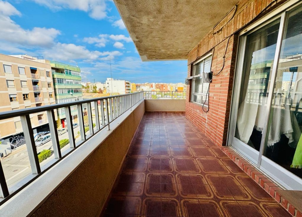 Återförsäljning - Lägenhet - Torrevieja - Acequion