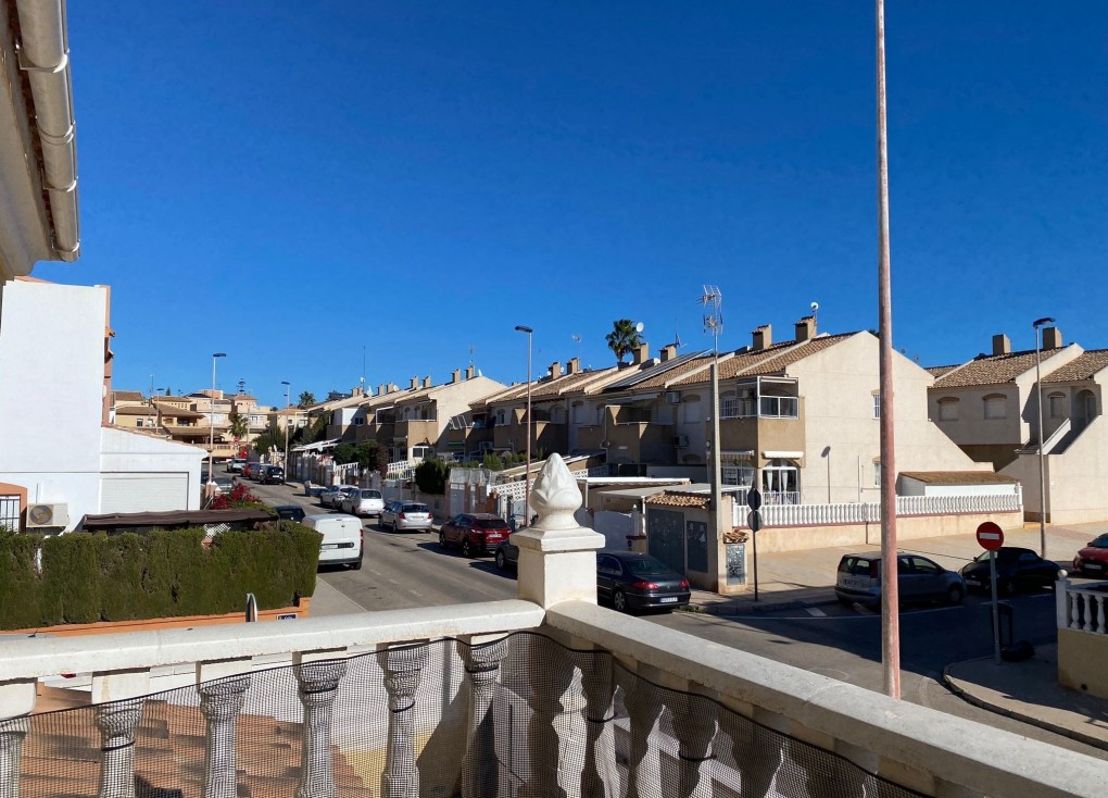 Återförsäljning - Lägenhet - Torrevieja - Aguas Nuevas