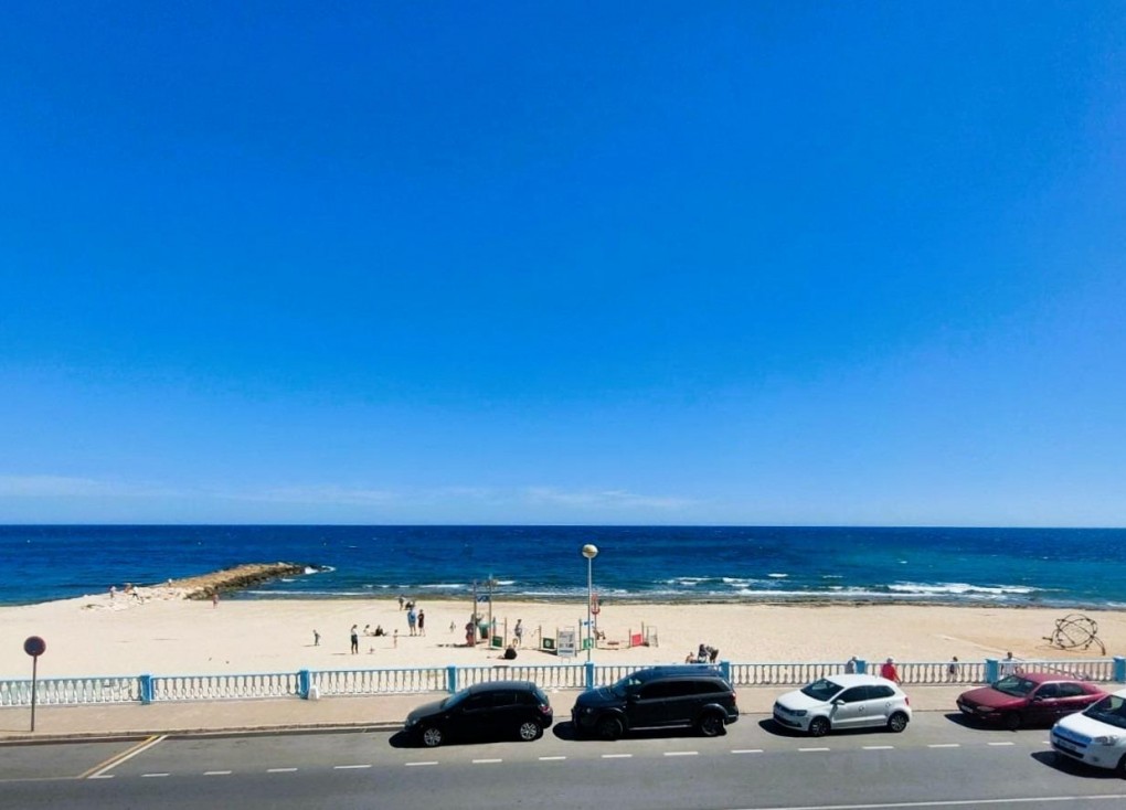 Återförsäljning - Lägenhet - Torrevieja - Playa del Cura