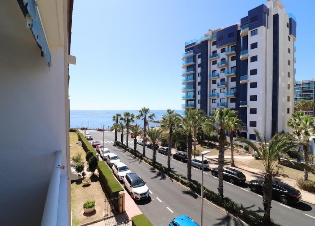 Återförsäljning - Lägenhet - Torrevieja - Punta Prima