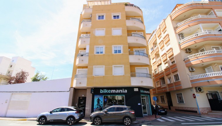  Bostad - Översta våningen  - Återförsäljning - Torrevieja - Acequion
