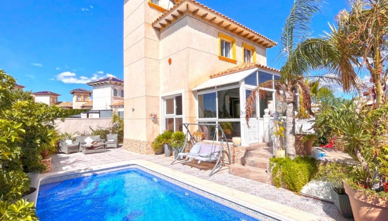 Chalet - Resale - Orihuela Costa - La Zenia