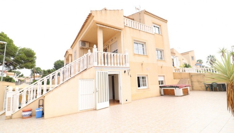 Chalet - Resale - Torrevieja - Los Balcones