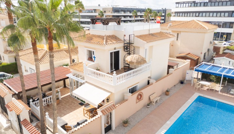 Fristående hus - Återförsäljning - Orihuela Costa - Playa Flamenca