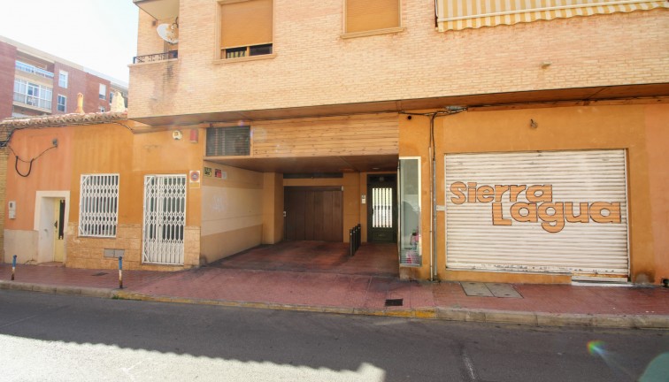 Garage - Återförsäljning - Torrevieja - Torrevieja