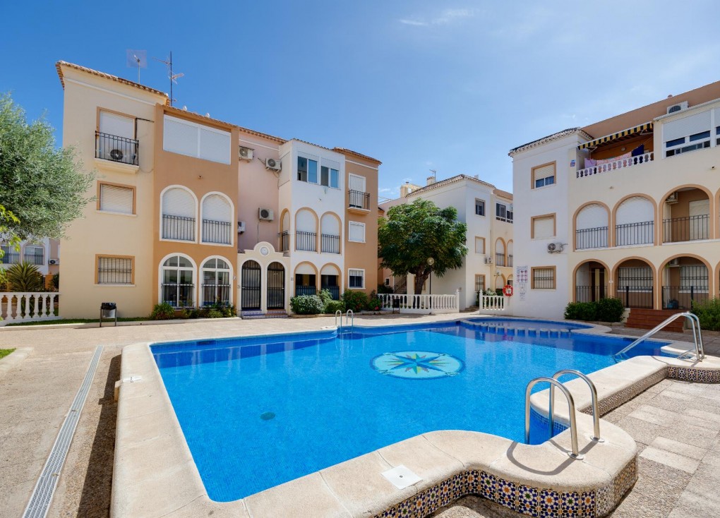 Jälleenmyynti - Bungalow - Torrevieja - Acequion