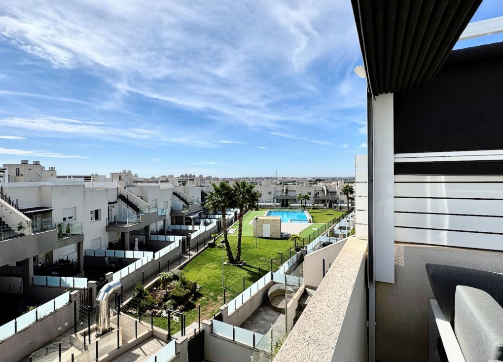 Jälleenmyynti - Bungalow - Torrevieja - Aguas Nuevas