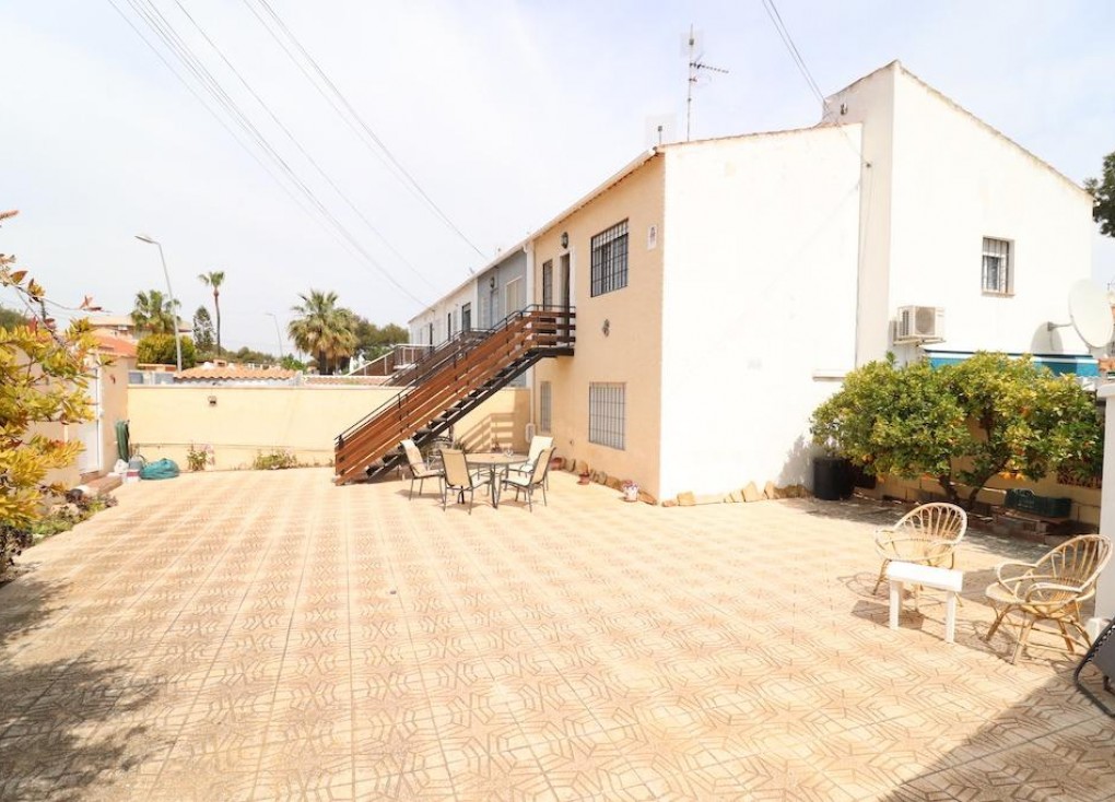 Jälleenmyynti - Bungalow - Torrevieja - Lago Jardin