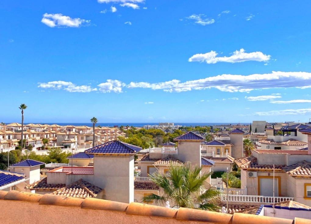 Jälleenmyynti - Erillistalo - Orihuela Costa - La Zenia