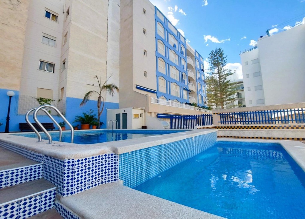 Resale - Apartment - Ground Floor Apartment - Torrevieja - Playa de los Locos