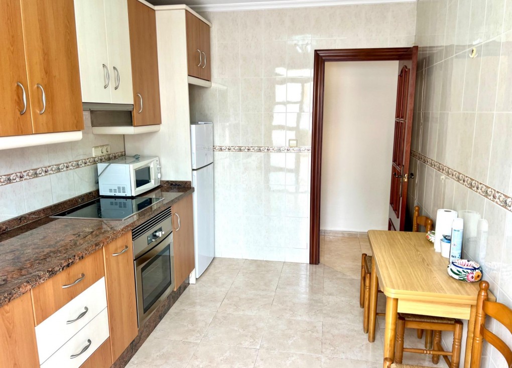 Resale - Apartment - Ground Floor Apartment - Torrevieja - Playa de los Naufragos