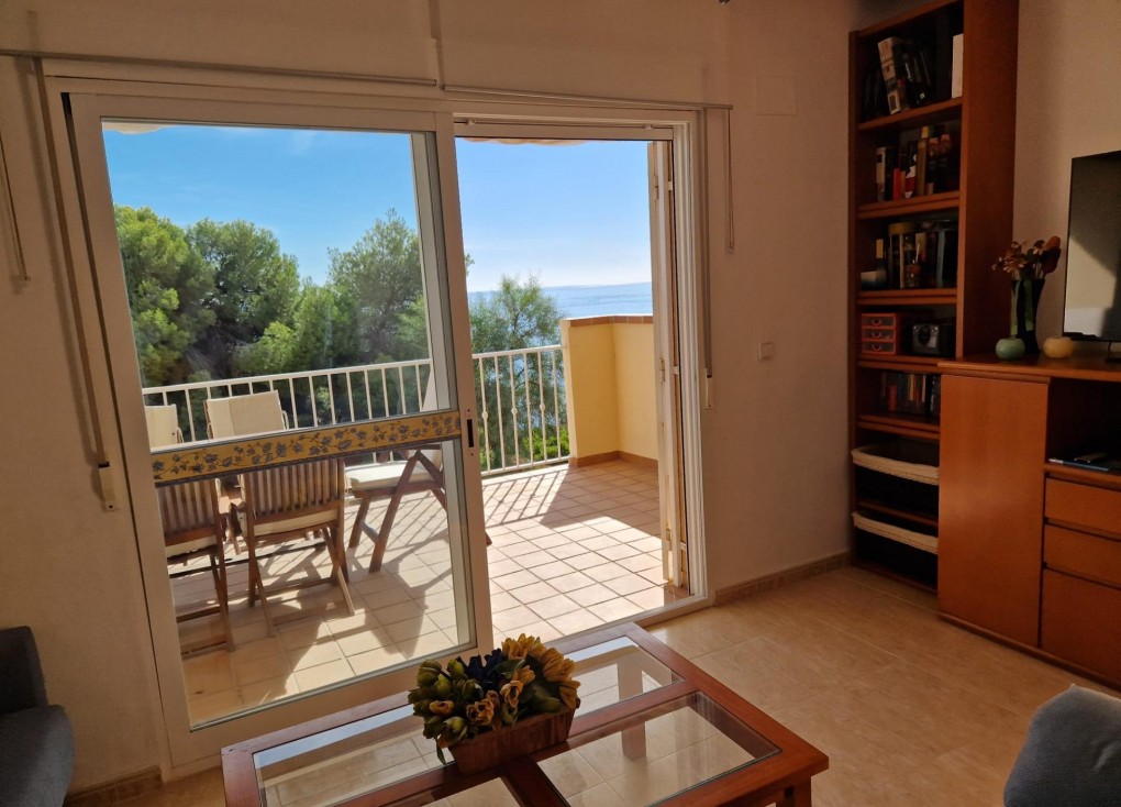 Resale - Apartment - Orihuela Costa - Campoamor