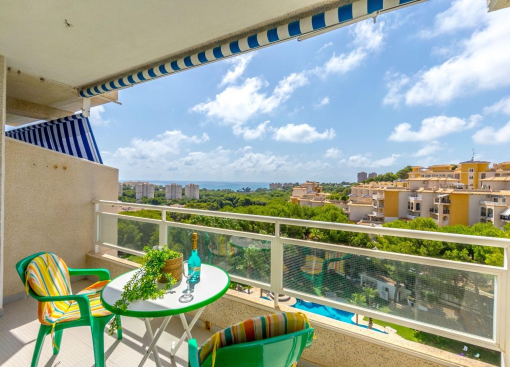 Resale - Apartment - Orihuela Costa - Campoamor