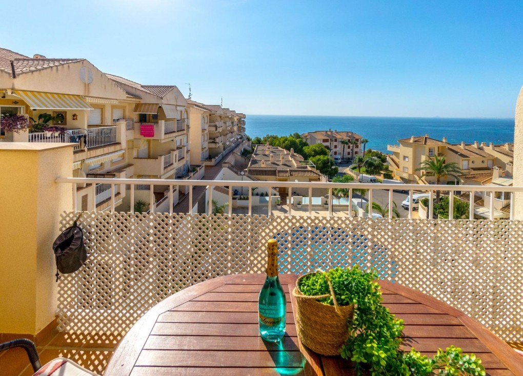 Resale - Apartment - Orihuela Costa - Campoamor