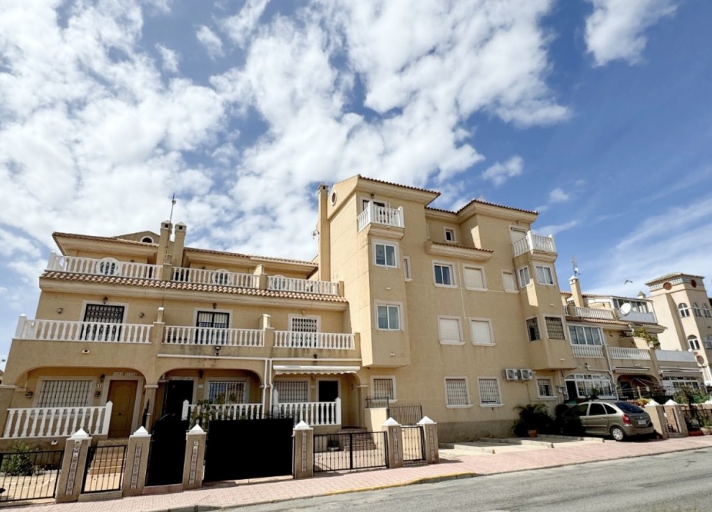 Resale - Apartment - Orihuela Costa - La Florida