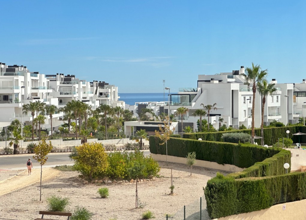 Resale - Apartment - Top Floor Apartment - Orihuela Costa - Punta Prima