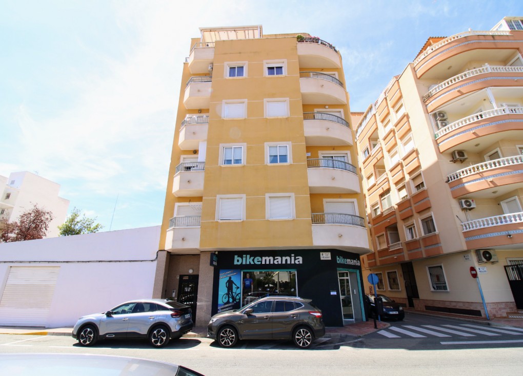 Resale - Apartment - Top Floor Apartment - Torrevieja - Acequion