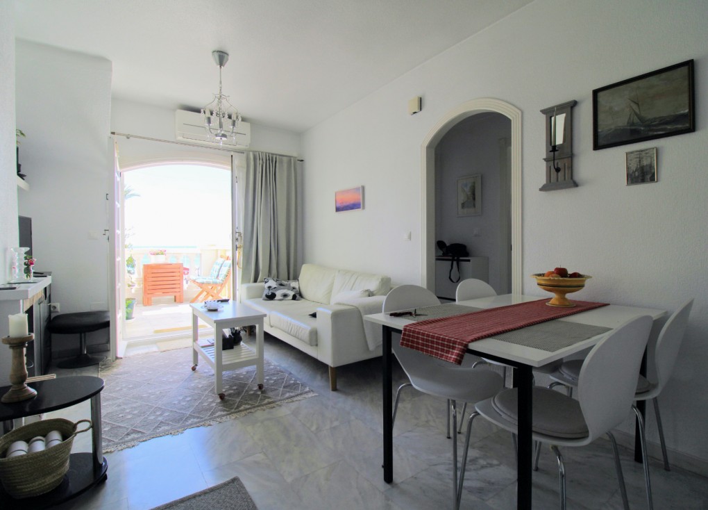 Resale - Apartment - Top Floor Apartment - Torrevieja - Playa de los Locos