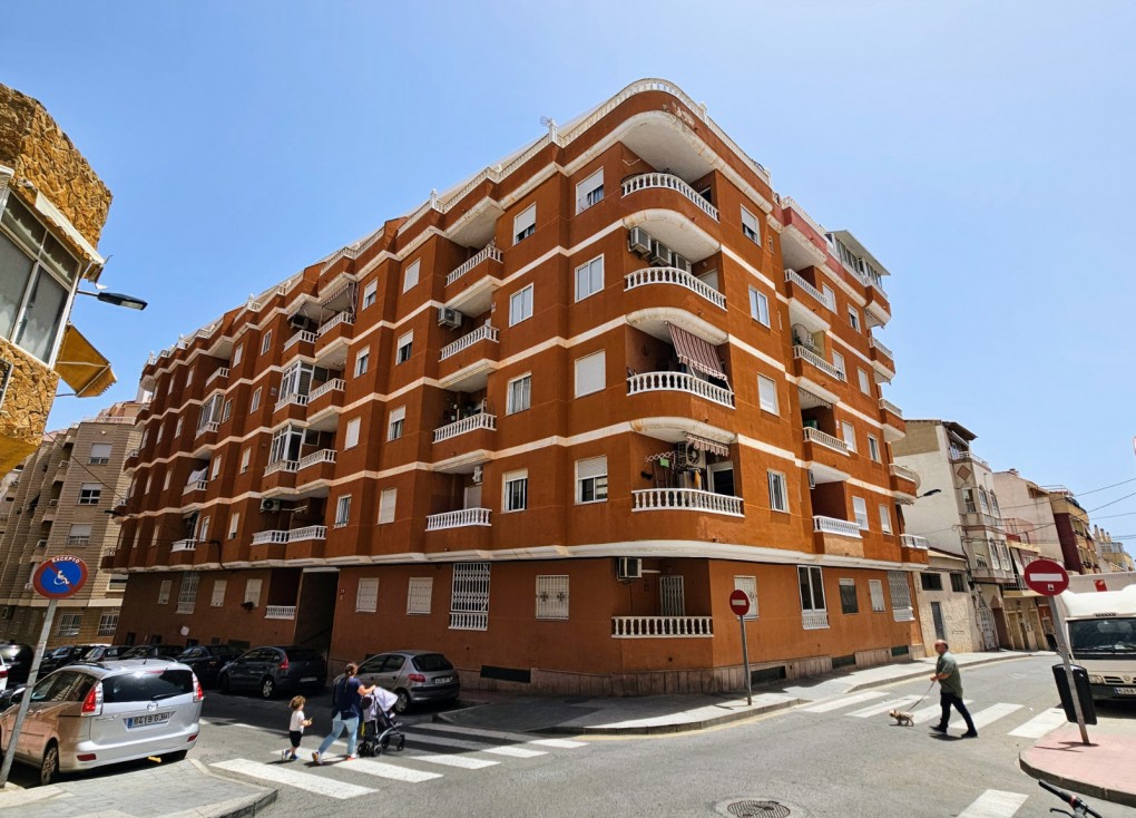 Resale - Apartment - Top Floor Apartment - Torrevieja