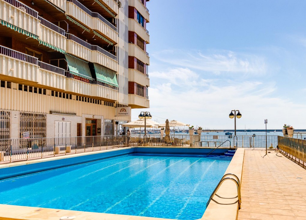 Resale - Apartment - Torrevieja - Acequion