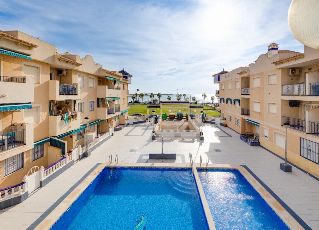 Resale - Apartment - Torrevieja - Acequion