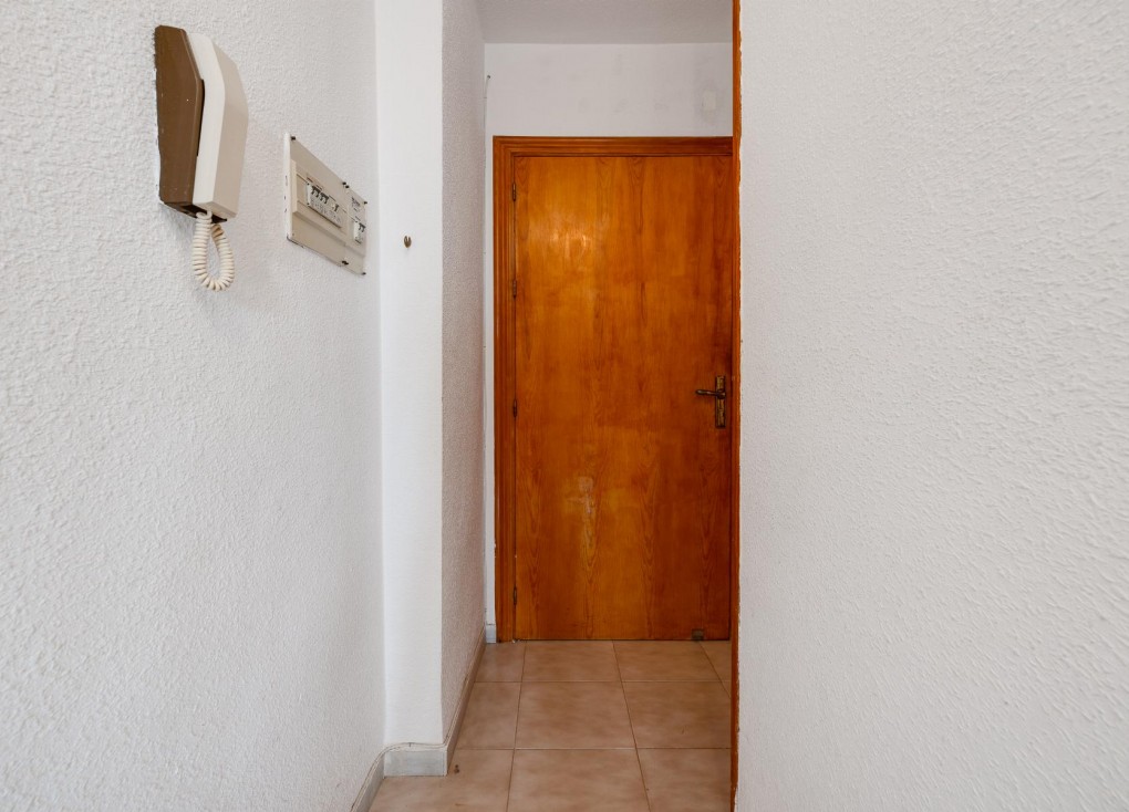 Resale - Apartment - Torrevieja - Cabo cervera