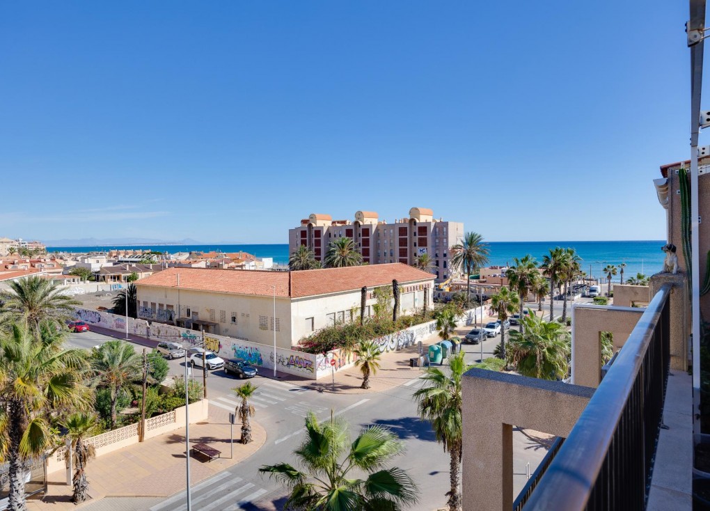 Resale - Apartment - Torrevieja - LA MATA