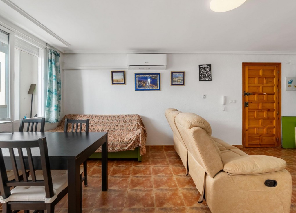 Resale - Apartment - Torrevieja - LA MATA