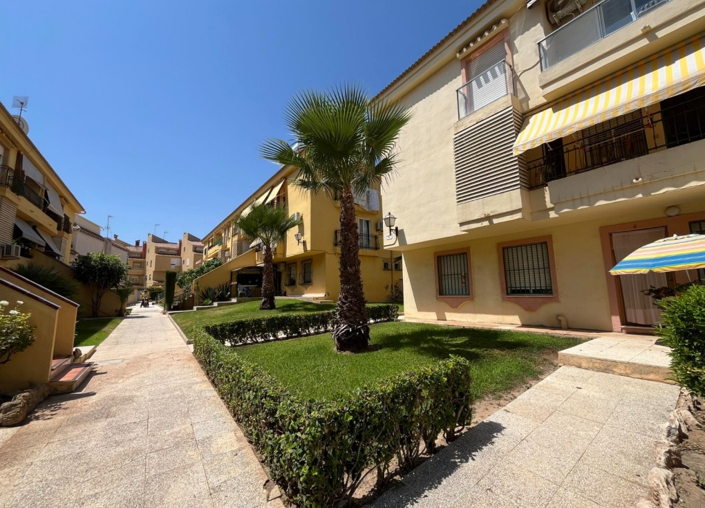 Resale - Apartment - Torrevieja - La veleta