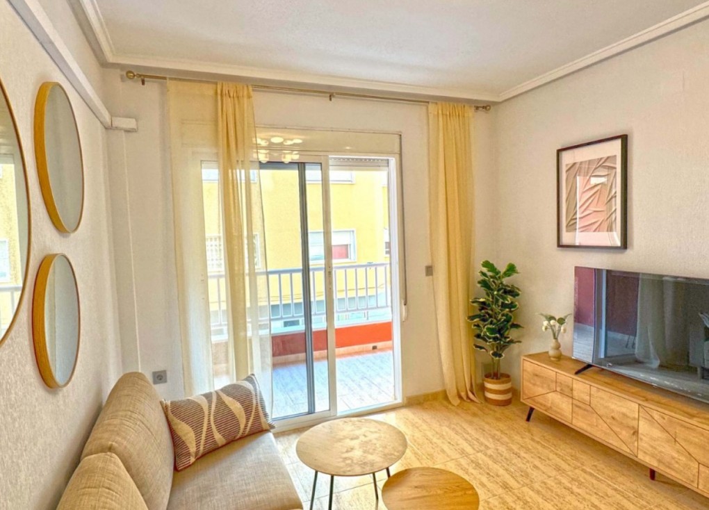 Resale - Apartment - Torrevieja - Playa del Cura