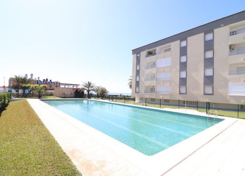 Resale - Apartment - Torrevieja - Punta Prima