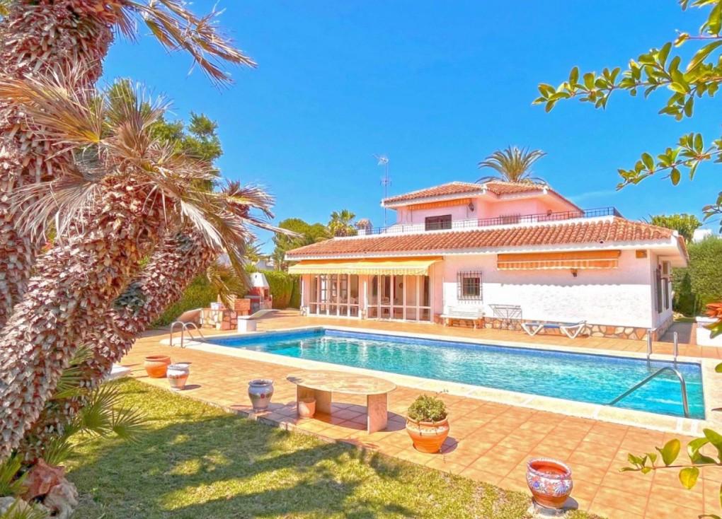 Resale - Chalet - Orihuela Costa - Cabo Roig