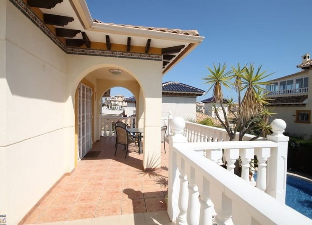 Resale - Chalet - Orihuela Costa - La Zenia