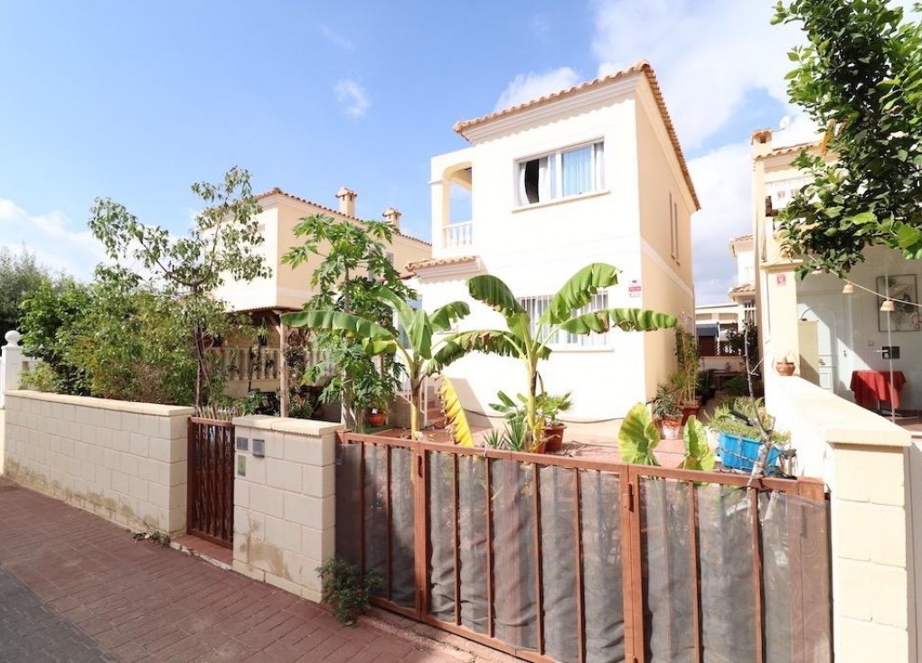 Resale - Chalet - Orihuela Costa - Lomas de Cabo Roig