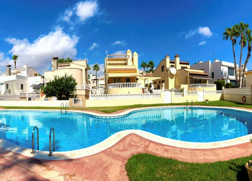 Resale - Chalet - Orihuela Costa - Playa Flamenca