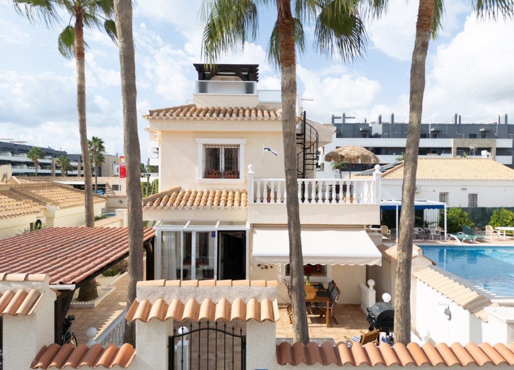 Resale - Chalet - Orihuela Costa - Playa Flamenca