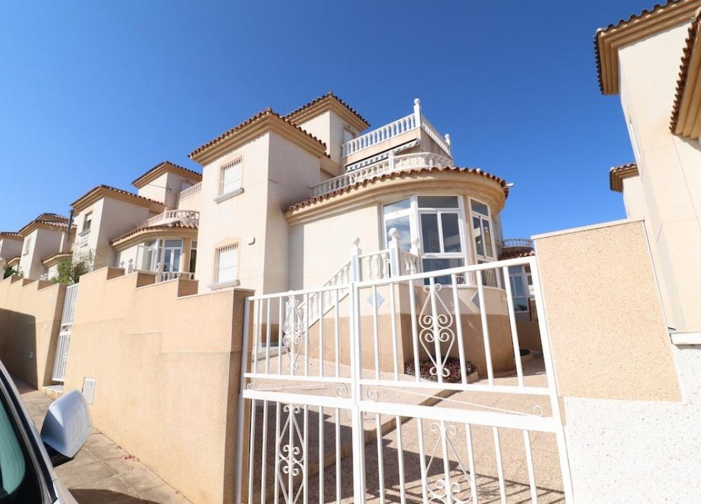 Resale - Chalet - Orihuela Costa - Villamartín