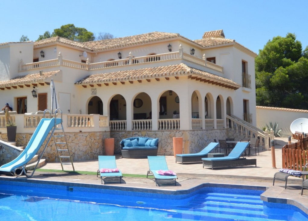 Resale - Chalet - Orihuela Costa - Villamartín