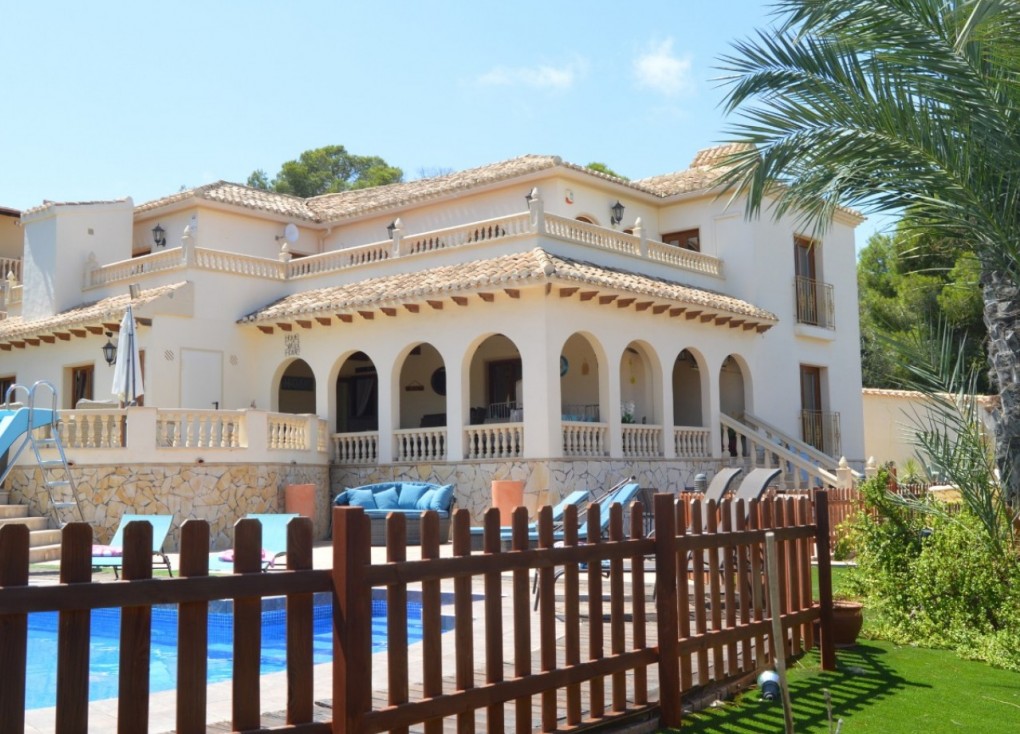 Resale - Chalet - Orihuela Costa - Villamartín