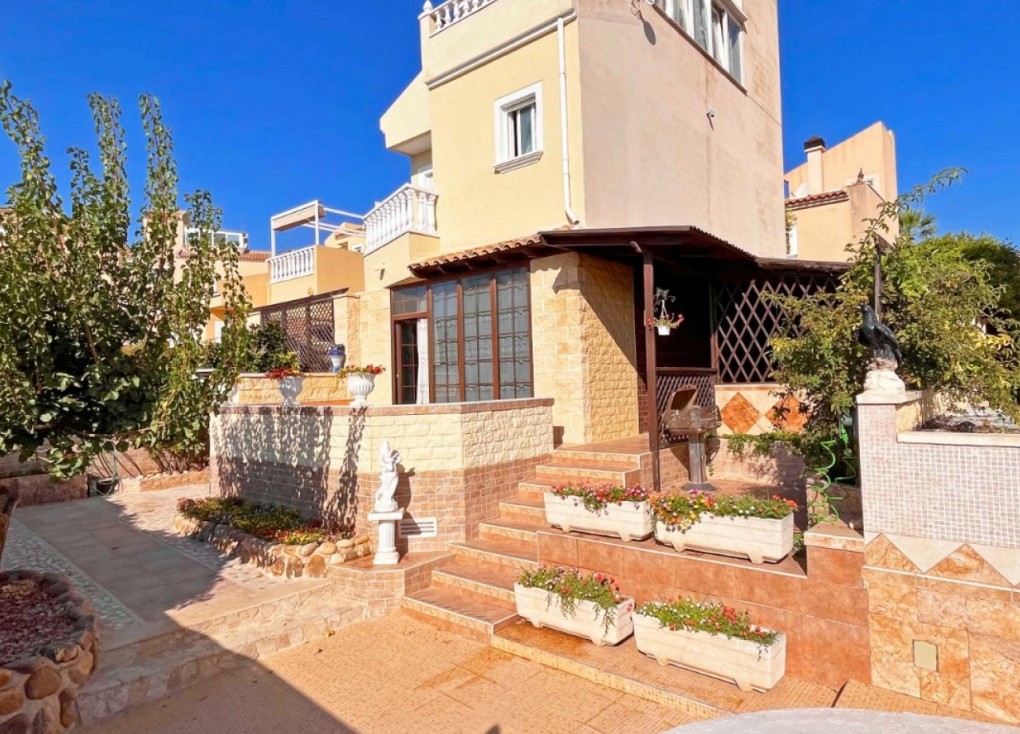 Resale - Chalet - Orihuela Costa - Villamartín