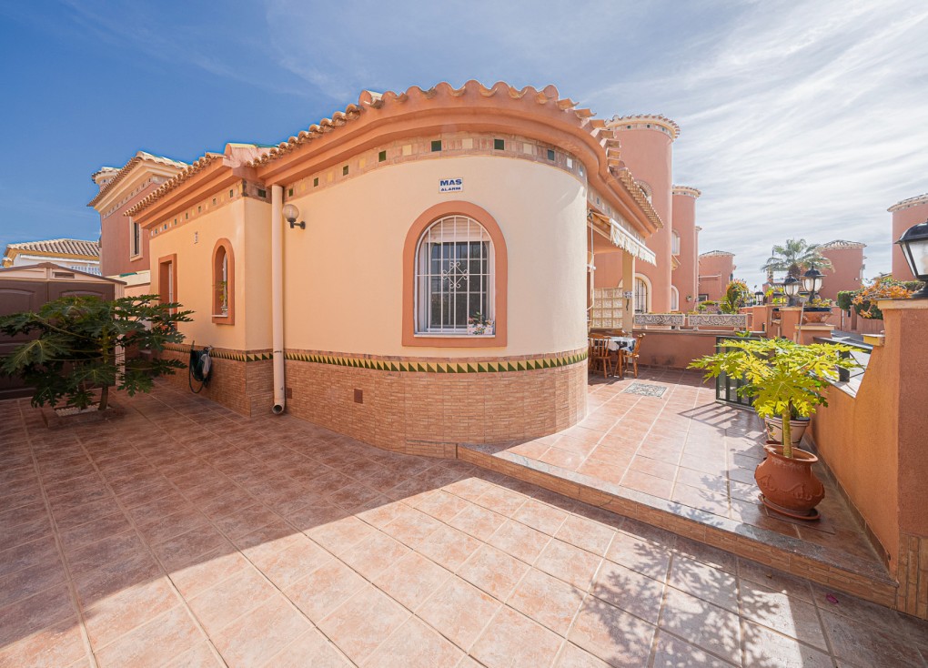 Resale - Chalet - Playa Flamenca