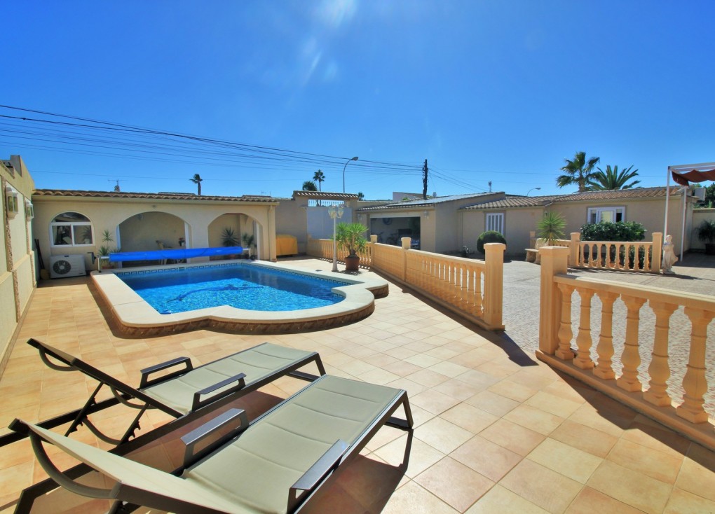 Resale - Chalet - Torrevieja - La Siesta