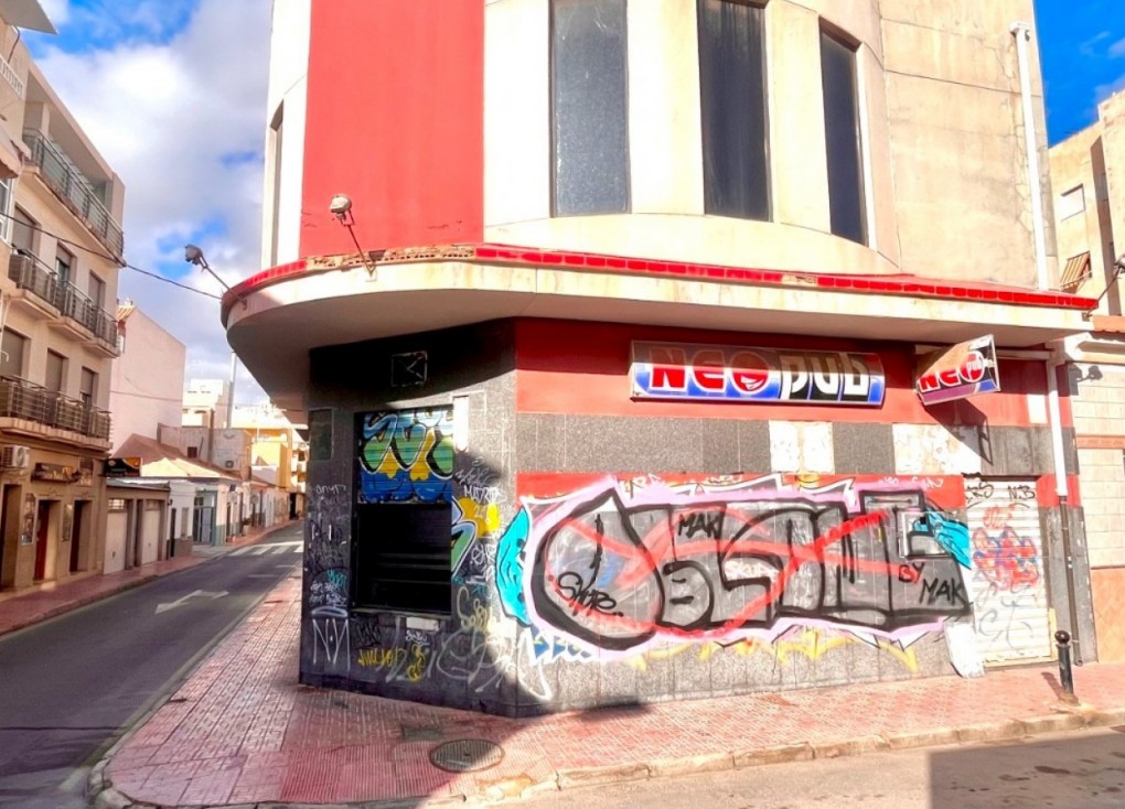 Resale - Commercial - Torrevieja - Playa del Cura