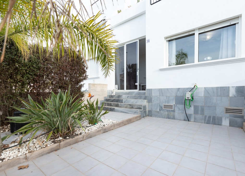 Resale - Semi-Detached - Torrevieja - Aguas Nuevas