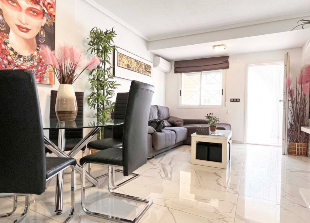 Resale - Semi-Detached - Torrevieja - LA MATA